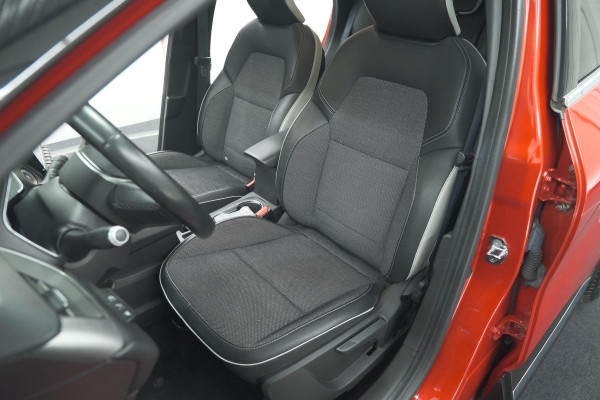 Renault Captur TCe 130 Edition One | Camera | 9.3 Inch Grootscherm | Navigatie | Apple Carplay | Parkeersensoren