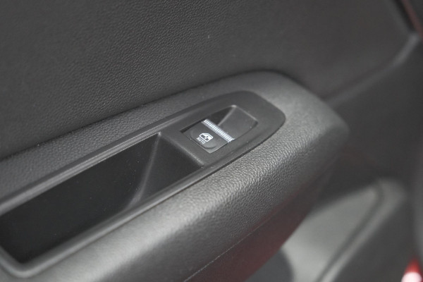 Renault Captur TCe 130 Edition One | Camera | 9.3 Inch Grootscherm | Navigatie | Apple Carplay | Parkeersensoren