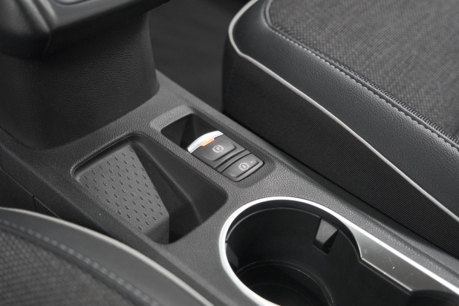 Renault Captur TCe 130 Edition One | Camera | 9.3 Inch Grootscherm | Navigatie | Apple Carplay | Parkeersensoren