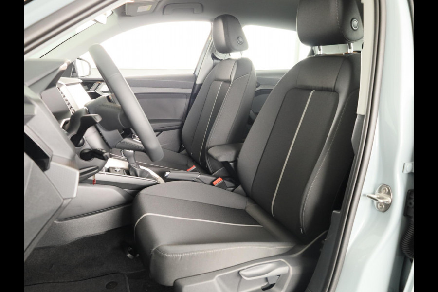 Audi A1 Sportback Advanced edition 25 TFSI 95 PK | Buitenspiegels elektrisch inklapbaar | Apple carplay | Dak in contrastkleur | 17'' lm velgen |