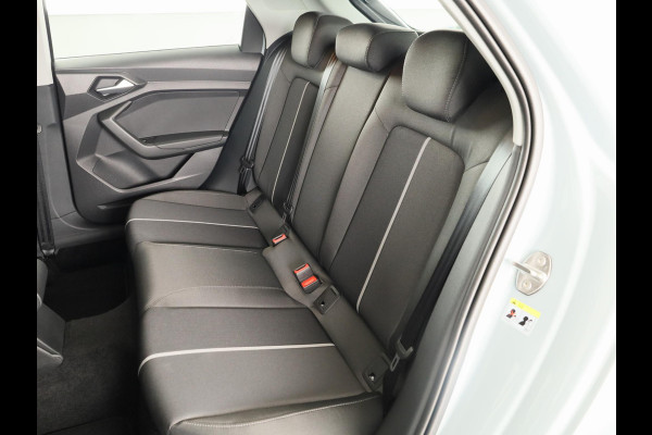 Audi A1 Sportback Advanced edition 25 TFSI 95 PK | Buitenspiegels elektrisch inklapbaar | Apple carplay | Dak in contrastkleur | 17'' lm velgen |