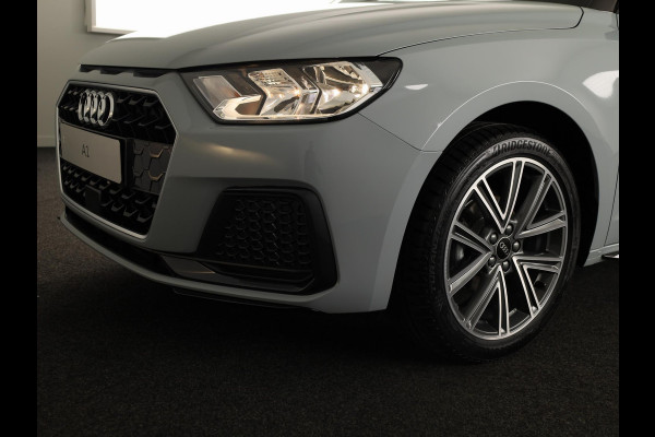 Audi A1 Sportback Advanced edition 25 TFSI 95 PK | Buitenspiegels elektrisch inklapbaar | Apple carplay | Dak in contrastkleur | 17'' lm velgen |