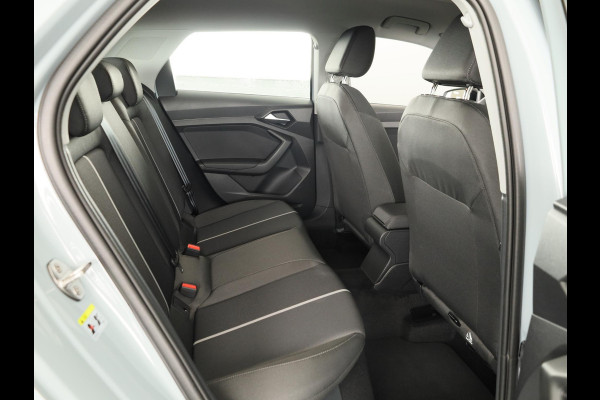 Audi A1 Sportback Advanced edition 25 TFSI 95 PK | Buitenspiegels elektrisch inklapbaar | Apple carplay | Dak in contrastkleur | 17'' lm velgen |