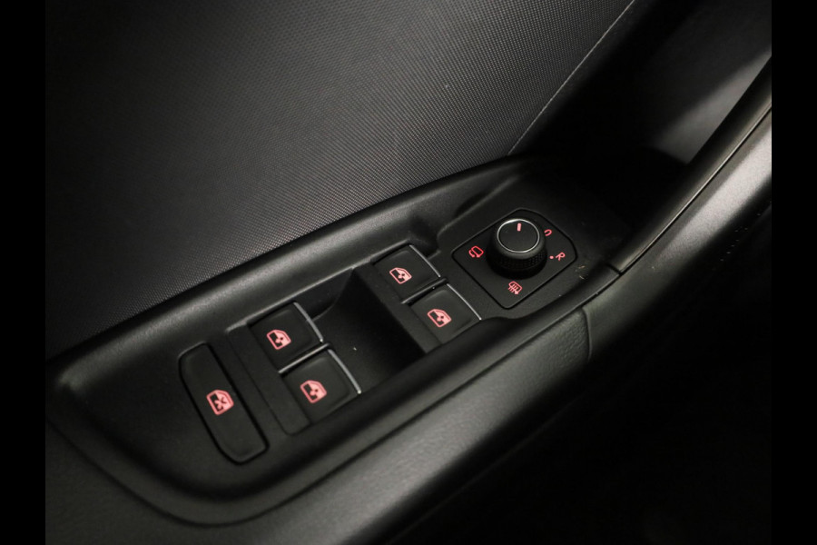 Audi A1 Sportback Advanced edition 25 TFSI 95 PK | Buitenspiegels elektrisch inklapbaar | Apple carplay | Dak in contrastkleur | 17'' lm velgen |