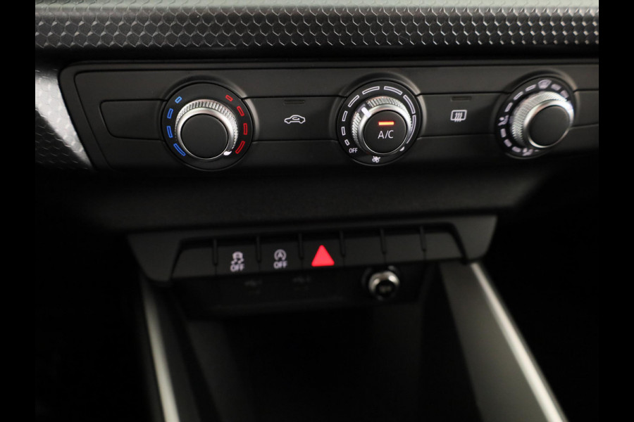 Audi A1 Sportback Advanced edition 25 TFSI 95 PK | Buitenspiegels elektrisch inklapbaar | Apple carplay | Dak in contrastkleur | 17'' lm velgen |