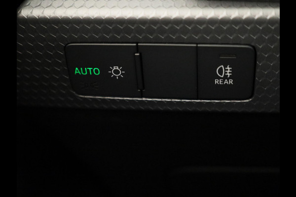 Audi A1 Sportback Advanced edition 25 TFSI 95 PK | Buitenspiegels elektrisch inklapbaar | Apple carplay | Dak in contrastkleur | 17'' lm velgen |