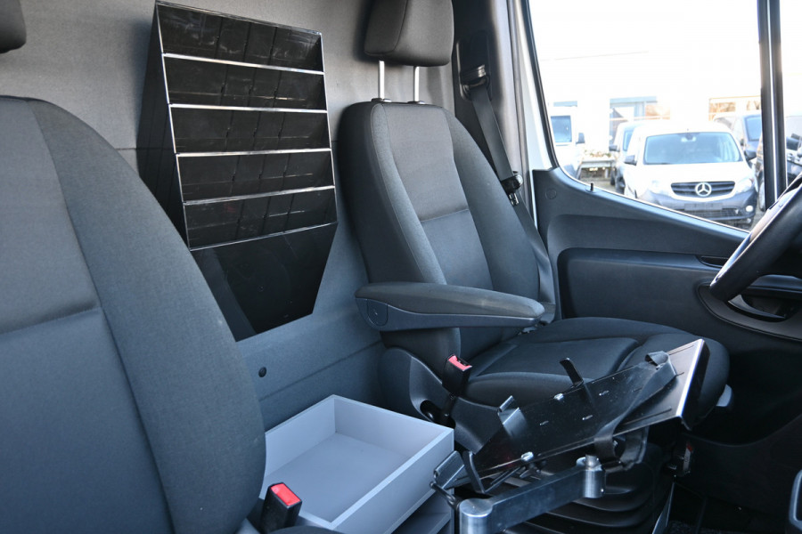 Mercedes-Benz Sprinter 317 CDI L2H2 Werkplaats inrichting, Geveerde stoel, Standkachel