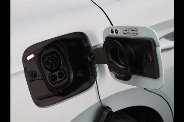 Škoda ENYAQ iV 60 | Stoelverwarming | Matrix LED | Camera | Keyless | Stuurverwarming | Carplay | 20'' | Half leder | Navigatie | Chroom Pack | Digital Cockpit | Cruise control | Climate control