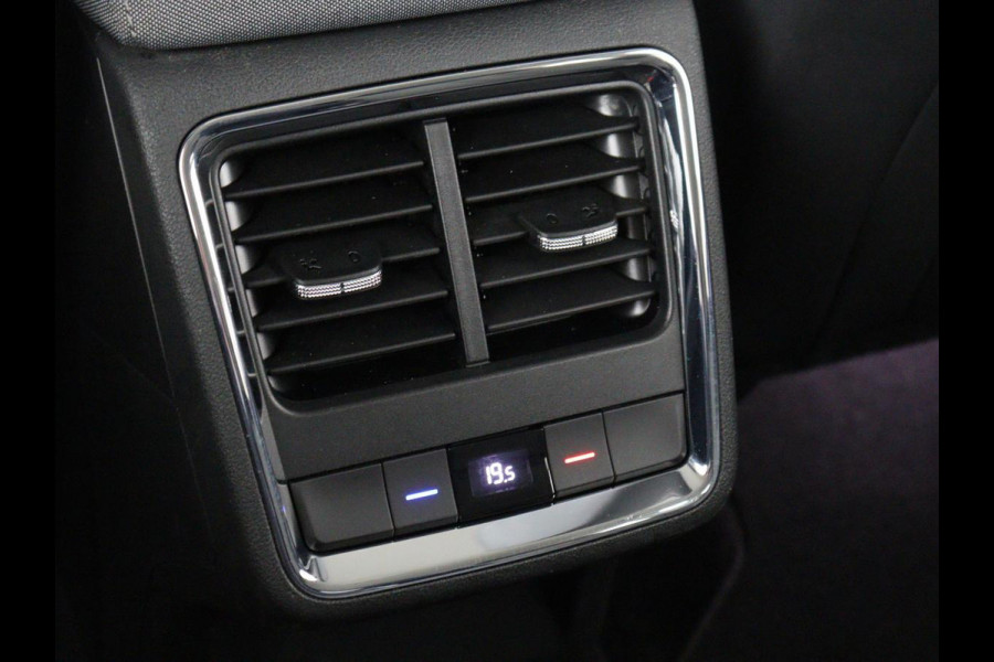 Škoda ENYAQ iV 60 | Stoelverwarming | Matrix LED | Camera | Keyless | Stuurverwarming | Carplay | 20'' | Half leder | Navigatie | Chroom Pack | Digital Cockpit | Cruise control | Climate control