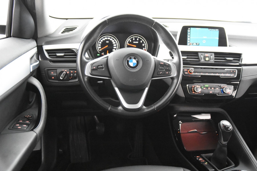 BMW X2 sDrive18i Sport *Leer*Navi*Trekhaak*Park assist*