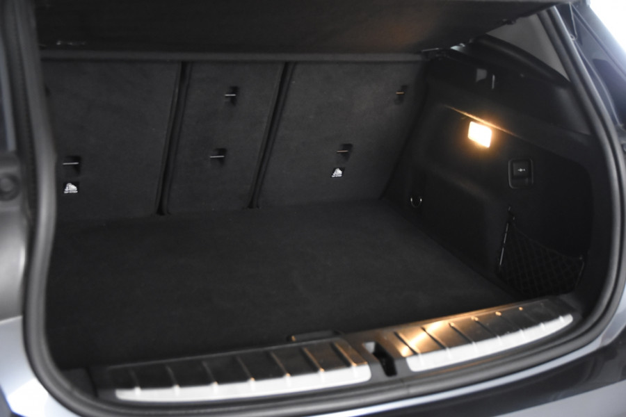 BMW X2 sDrive18i Sport *Leer*Navi*Trekhaak*Park assist*