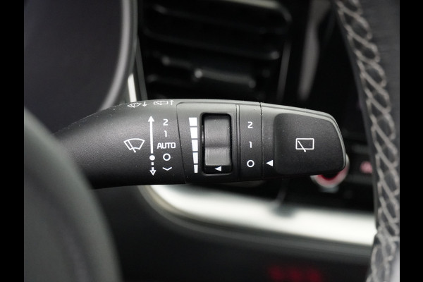 Kia Stonic 1.0 T-GDi MHEV DynamicPlusLine - Stoel/Stuurverwarming - Lichtmetalen Velgen - Navigatie - LED Koplampen - Cruise Control - Fabrieksgarantie Tot 2031
