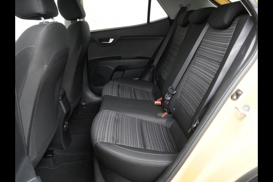 Kia Stonic 1.0 T-GDi MHEV DynamicPlusLine - Stoel/Stuurverwarming - Lichtmetalen Velgen - Navigatie - LED Koplampen - Cruise Control - Fabrieksgarantie Tot 2031