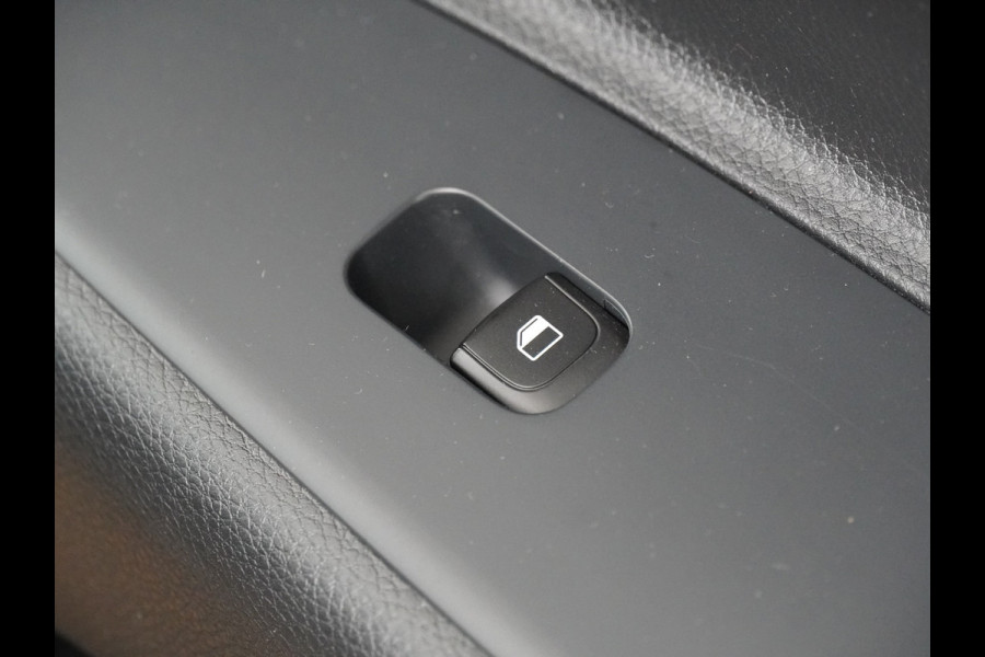 Kia Stonic 1.0 T-GDi MHEV DynamicPlusLine - Stoel/Stuurverwarming - Lichtmetalen Velgen - Navigatie - LED Koplampen - Cruise Control - Fabrieksgarantie Tot 2031