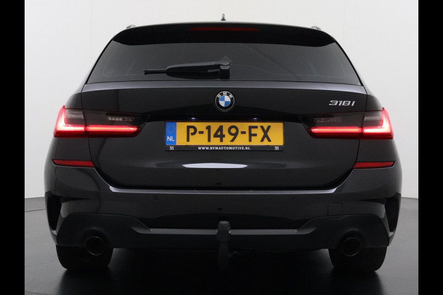 BMW 3 Serie Touring 318i High Executive Edition VAN € 34.900,- VOOR € 32.877,- UW LENTEVOORDEEL: maar liefst € 2.023,-!| M Sport | Afneembare trekhaak | Stoelverwarming | Origineel Nederlands geleverd (NAP) | Rijklaar geleverd incl. 12 maanden BOVAG-garantie