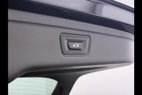 BMW 3 Serie Touring 318i High Executive Edition VAN € 34.900,- VOOR € 32.877,- UW LENTEVOORDEEL: maar liefst € 2.023,-!| M Sport | Afneembare trekhaak | Stoelverwarming | Origineel Nederlands geleverd (NAP) | Rijklaar geleverd incl. 12 maanden BOVAG-garantie