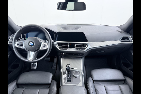 BMW 3 Serie Touring 318i High Executive Edition VAN € 34.900,- VOOR € 32.877,- UW LENTEVOORDEEL: maar liefst € 2.023,-!| M Sport | Afneembare trekhaak | Stoelverwarming | Origineel Nederlands geleverd (NAP) | Rijklaar geleverd incl. 12 maanden BOVAG-garantie