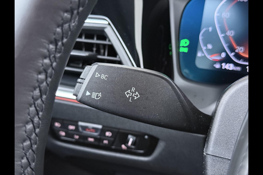 BMW 3 Serie Touring 318i High Executive Edition VAN € 34.900,- VOOR € 32.877,- UW LENTEVOORDEEL: maar liefst € 2.023,-!| M Sport | Afneembare trekhaak | Stoelverwarming | Origineel Nederlands geleverd (NAP) | Rijklaar geleverd incl. 12 maanden BOVAG-garantie