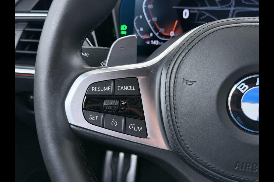 BMW 3 Serie Touring 318i High Executive Edition VAN € 34.900,- VOOR € 32.877,- UW LENTEVOORDEEL: maar liefst € 2.023,-!| M Sport | Afneembare trekhaak | Stoelverwarming | Origineel Nederlands geleverd (NAP) | Rijklaar geleverd incl. 12 maanden BOVAG-garantie