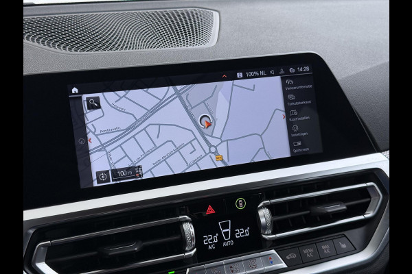 BMW 3 Serie Touring 318i High Executive Edition VAN € 34.900,- VOOR € 32.877,- UW LENTEVOORDEEL: maar liefst € 2.023,-!| M Sport | Afneembare trekhaak | Stoelverwarming | Origineel Nederlands geleverd (NAP) | Rijklaar geleverd incl. 12 maanden BOVAG-garantie