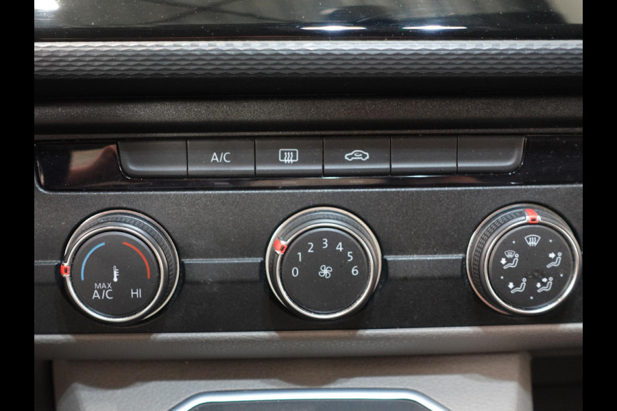Volkswagen Transporter 2.0 TDI L2 Dubbele Cabine Automaat Highline Airco Cruise control Camera Apple Carplay/Android Auto