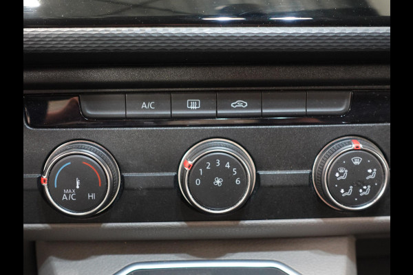 Volkswagen Transporter 2.0 TDI L2 Dubbele Cabine Automaat Highline Airco Cruise control Camera Apple Carplay/Android Auto