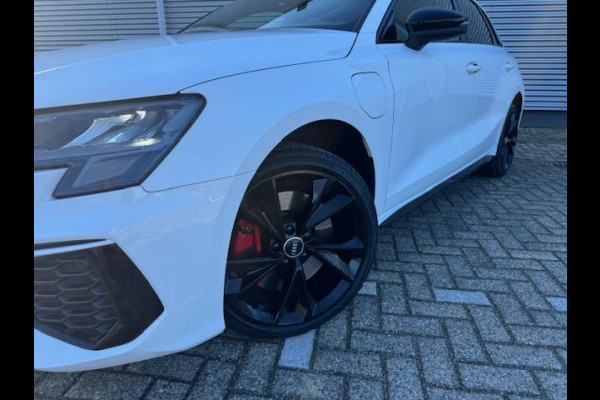 Audi A3 Sportback 45 TFSI e S Black edition Competition,Stoelverwarming,Carplay,Sportstoelen,