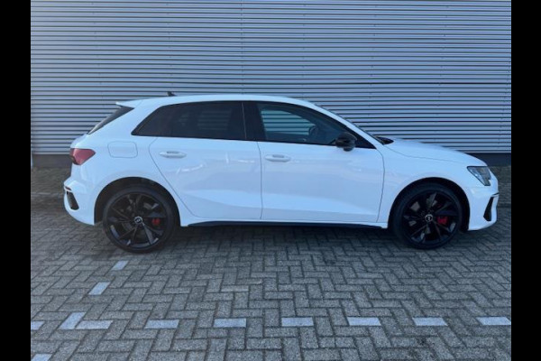 Audi A3 Sportback 45 TFSI e S Black edition Competition,Stoelverwarming,Carplay,Sportstoelen,
