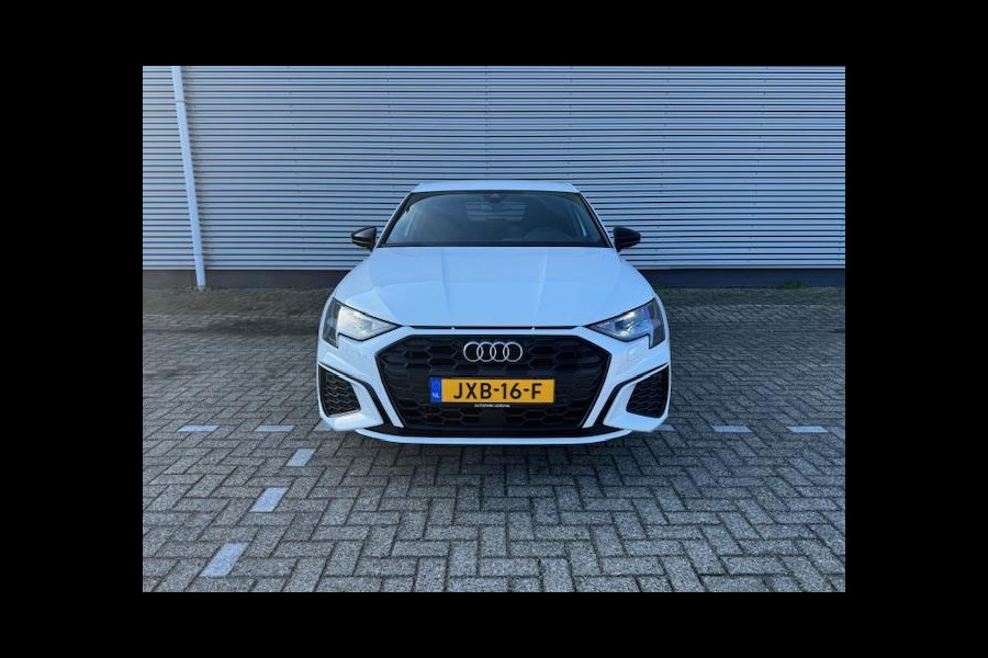 Audi A3 Sportback 45 TFSI e S Black edition Competition,Stoelverwarming,Carplay,Sportstoelen,