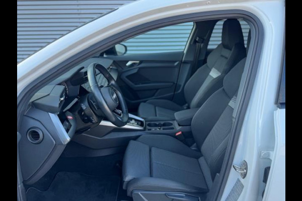 Audi A3 Sportback 45 TFSI e S Black edition Competition,Stoelverwarming,Carplay,Sportstoelen,