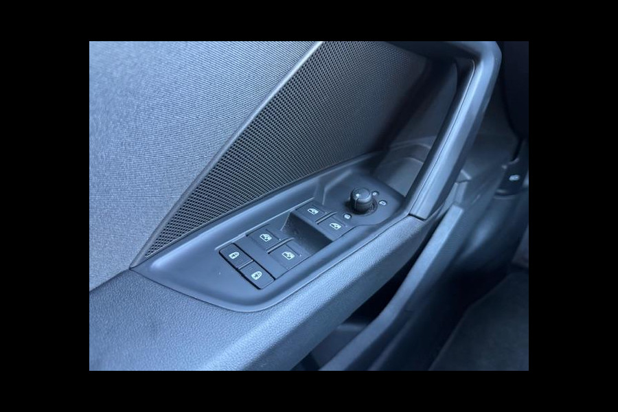 Audi A3 Sportback 45 TFSI e S Black edition Competition,Stoelverwarming,Carplay,Sportstoelen,