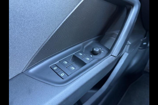 Audi A3 Sportback 45 TFSI e S Black edition Competition,Stoelverwarming,Carplay,Sportstoelen,