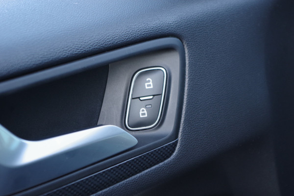 Ford FOCUS Wagon 1.0 EcoBoost 125 PK ST Line Business, Winterpakket, Camera,