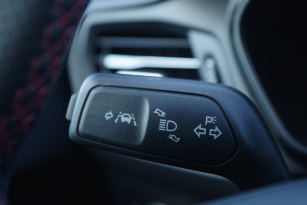 Ford FOCUS Wagon 1.0 EcoBoost 125 PK ST Line Business, Winterpakket, Camera,