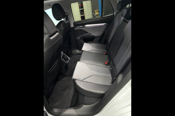 Škoda ENYAQ iV 60 Stoelverwarming | PDC | Camera | Half Leder | Climate | Cruise