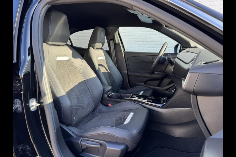 Opel Mokka 1.2 Turbo Level 5 Full LED Adaptive cruise Climate control Stoel- / stuurverwarming Apple Android Trekhaak Keyless