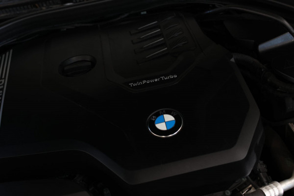 BMW 3 Serie Touring 320i High Executive *Stuurverwarming*Leder*Trekhaak*