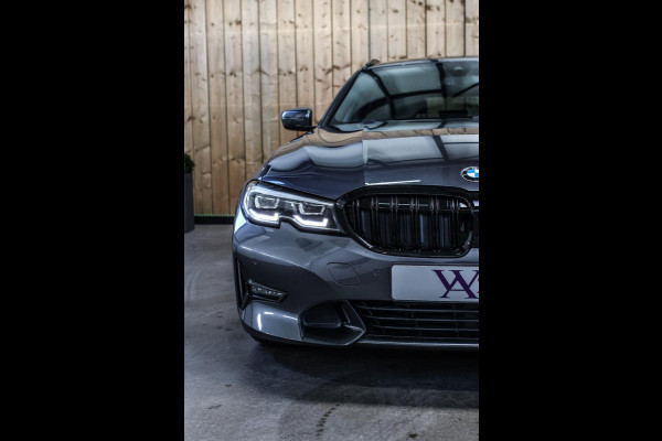BMW 3 Serie Touring 320i High Executive *Stuurverwarming*Leder*Trekhaak*
