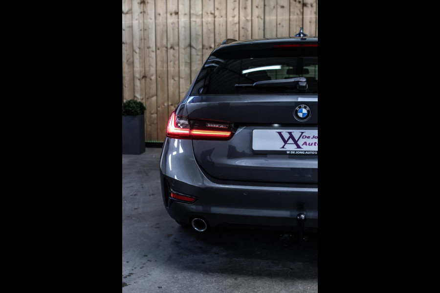 BMW 3 Serie Touring 320i High Executive *Stuurverwarming*Leder*Trekhaak*