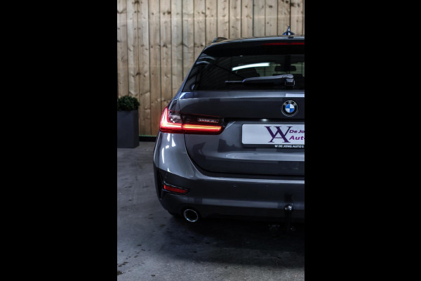 BMW 3 Serie Touring 320i High Executive *Stuurverwarming*Leder*Trekhaak*