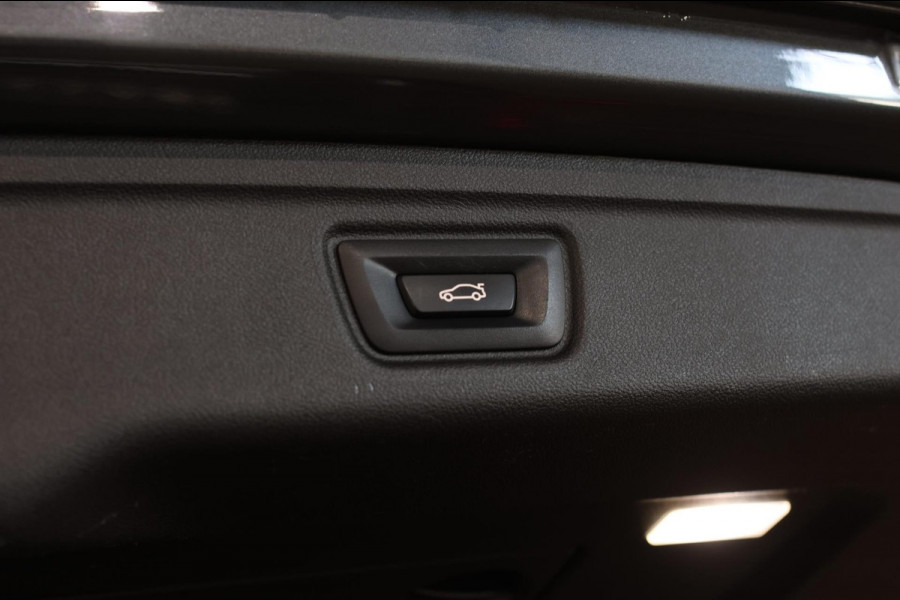 BMW 3 Serie Touring 320i High Executive *Stuurverwarming*Leder*Trekhaak*