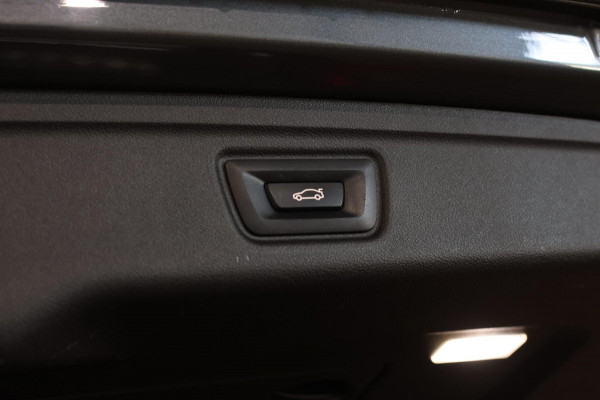 BMW 3 Serie Touring 320i High Executive *Stuurverwarming*Leder*Trekhaak*