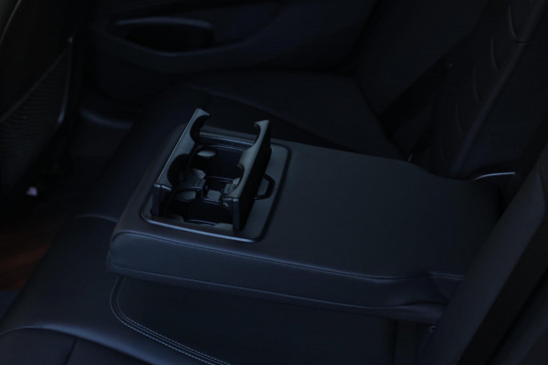 BMW 3 Serie Touring 320i High Executive *Stuurverwarming*Leder*Trekhaak*