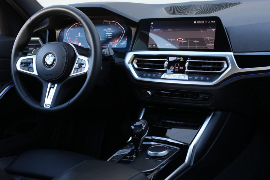 BMW 3 Serie Touring 320i High Executive *Stuurverwarming*Leder*Trekhaak*