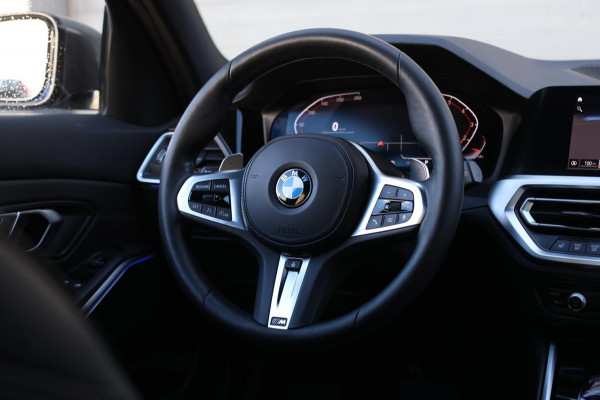 BMW 3 Serie Touring 320i High Executive *Stuurverwarming*Leder*Trekhaak*
