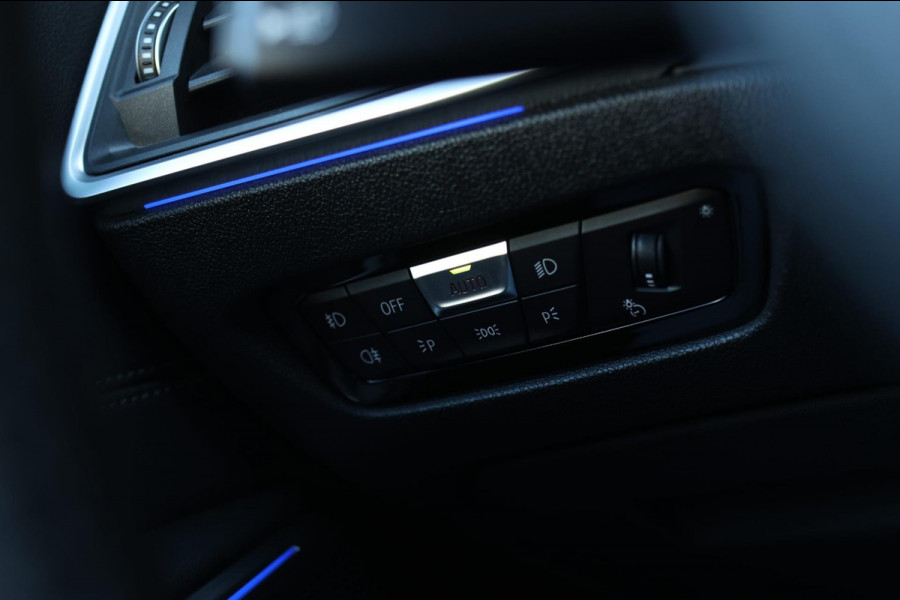 BMW 3 Serie Touring 320i High Executive *Stuurverwarming*Leder*Trekhaak*