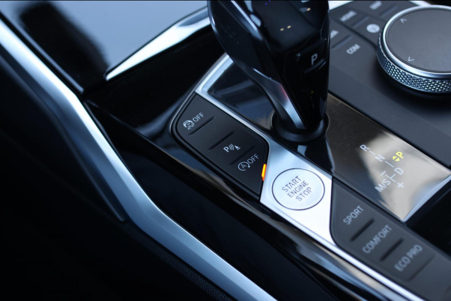 BMW 3 Serie Touring 320i High Executive *Stuurverwarming*Leder*Trekhaak*