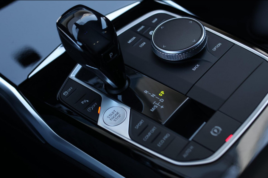 BMW 3 Serie Touring 320i High Executive *Stuurverwarming*Leder*Trekhaak*