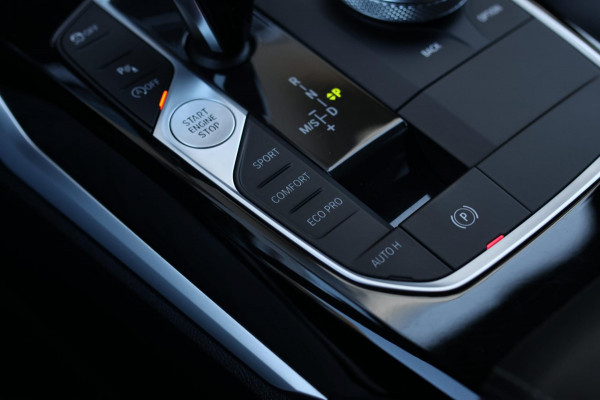 BMW 3 Serie Touring 320i High Executive *Stuurverwarming*Leder*Trekhaak*