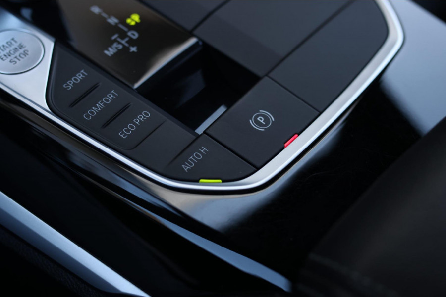 BMW 3 Serie Touring 320i High Executive *Stuurverwarming*Leder*Trekhaak*